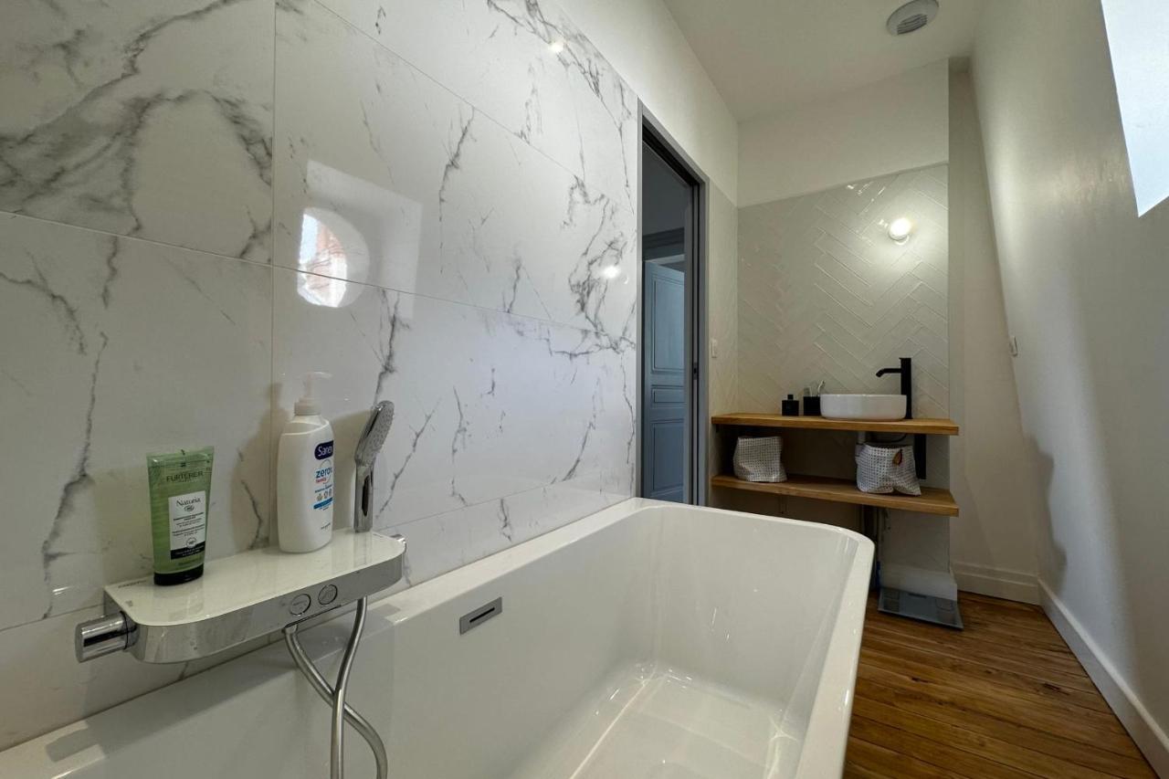In The Beautiful Districts Of Tours A "Particular" With Great Comfort Villa Exterior foto